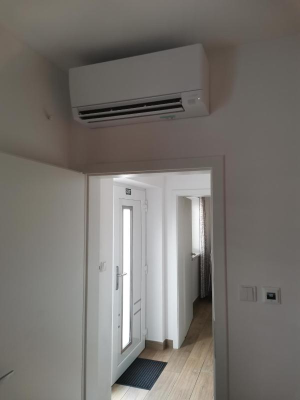One-Bedroom Apartment image 3
