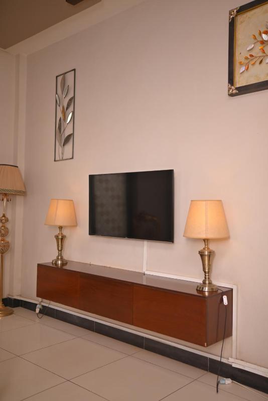 Royal Mark Lodges - image 2