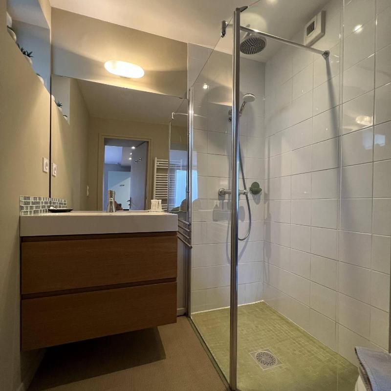 Standard Double Room image 3
