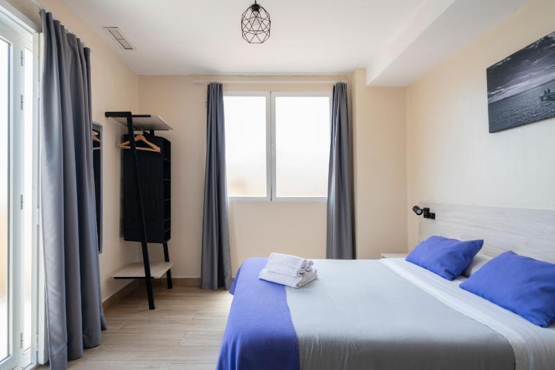 Double Room with Shared Bathroom image 3