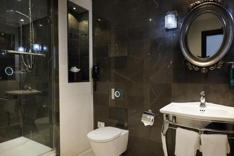 Guest Queen Room image 2