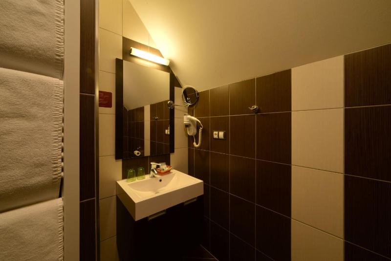 Suite with Balcony image 3