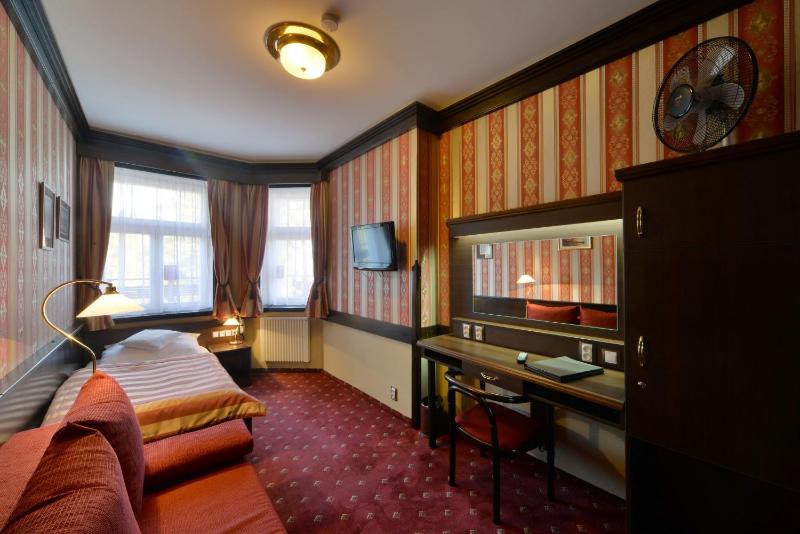 Single Room image 4