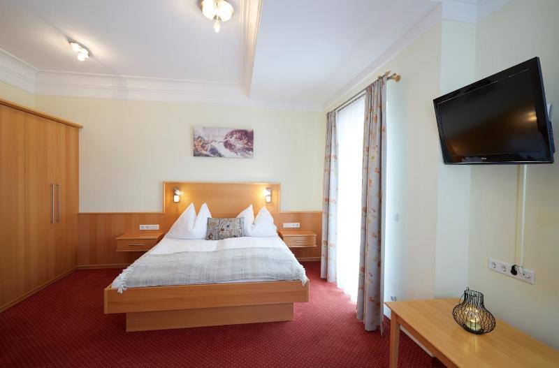 Two-Bedroom Apartment with Balcony image 3