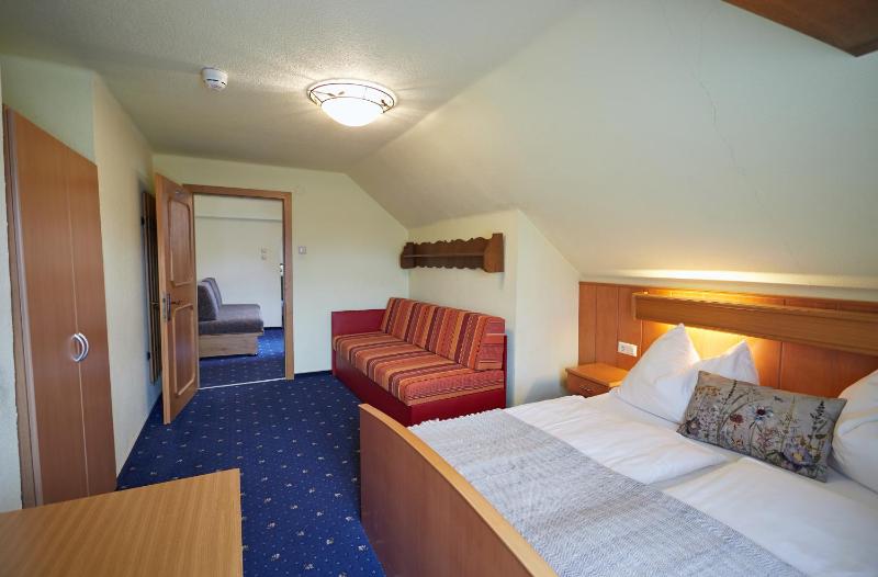 Quadruple Room image 3