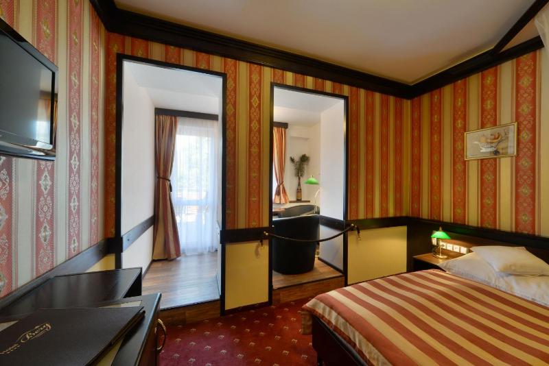 Double Room with Balcony or Terrace image 4