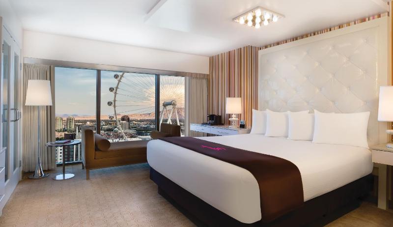 Go Room, 1 King, High Roller View, Non-Smoking  image 2