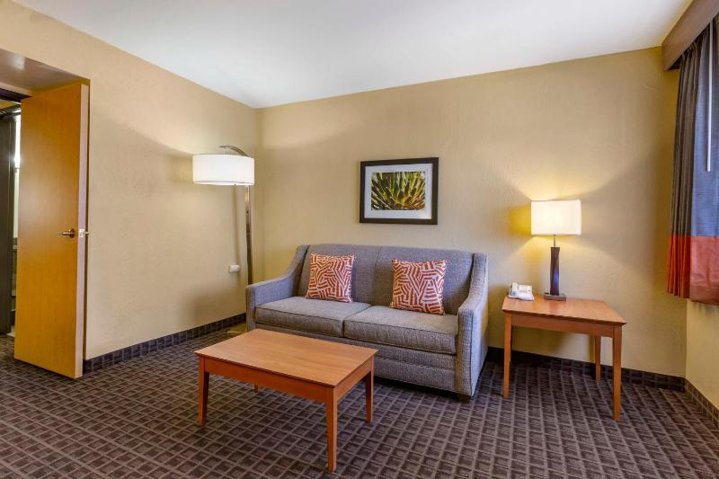 Suite with Two Double Beds and Sofa Bed image 1