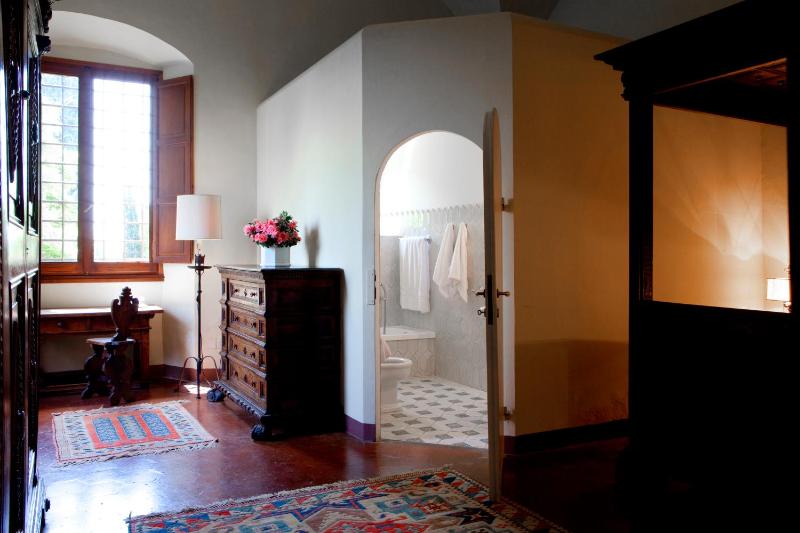 Double or Twin Room image 4