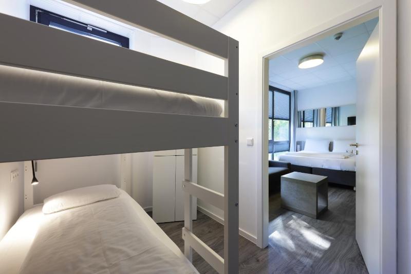 Family Room (2 separate bedrooms) image 3