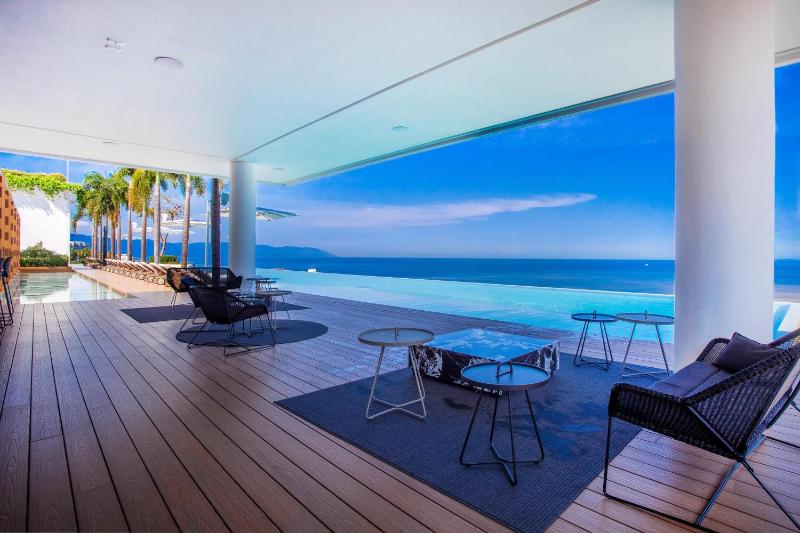 Luxury 1BR + Flex + Heated Rooftop Pool in Soho PV - image 6