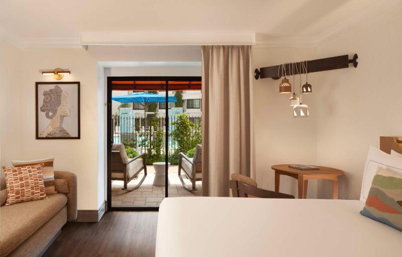 King Room with Patio image 1