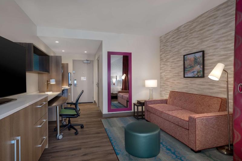 Studio Suite with Two Queen Beds image 1
