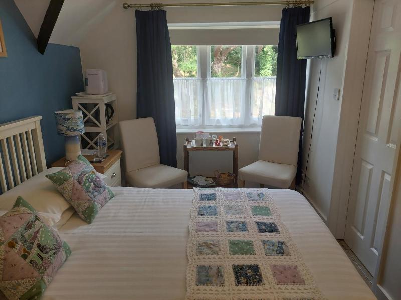 Double Room with Private Bathroom image 3