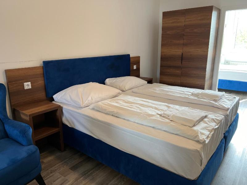 Single Room with Balcony image 2