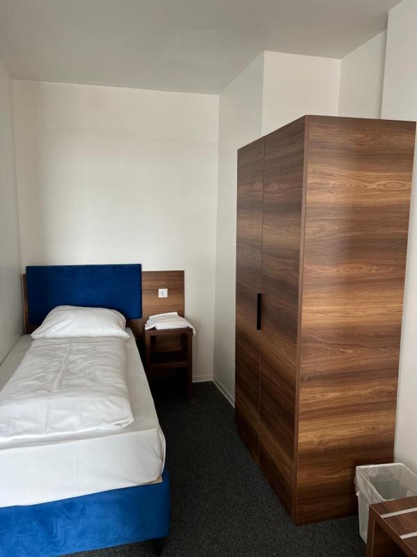 Single Room with Balcony image 1