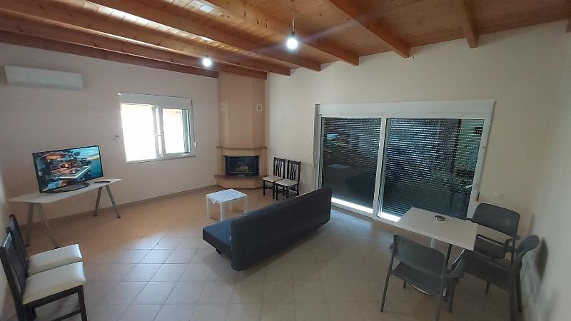 Big house in Saranda - image 2