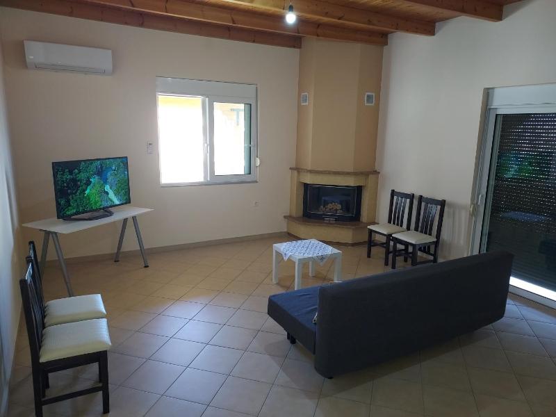 Big house in Saranda - image 12