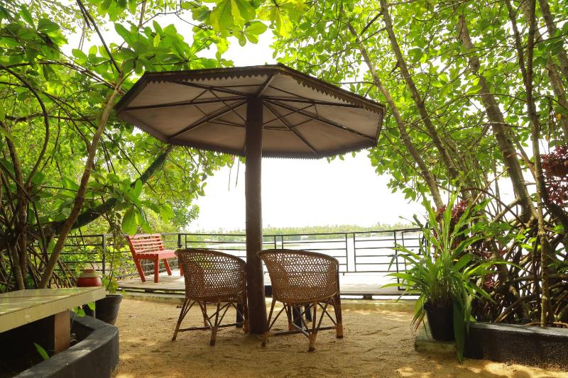 Lakefront Beach Homes - image 38