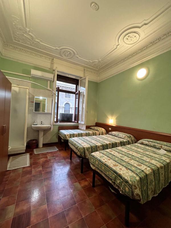 Quadruple Room with Shower image 1
