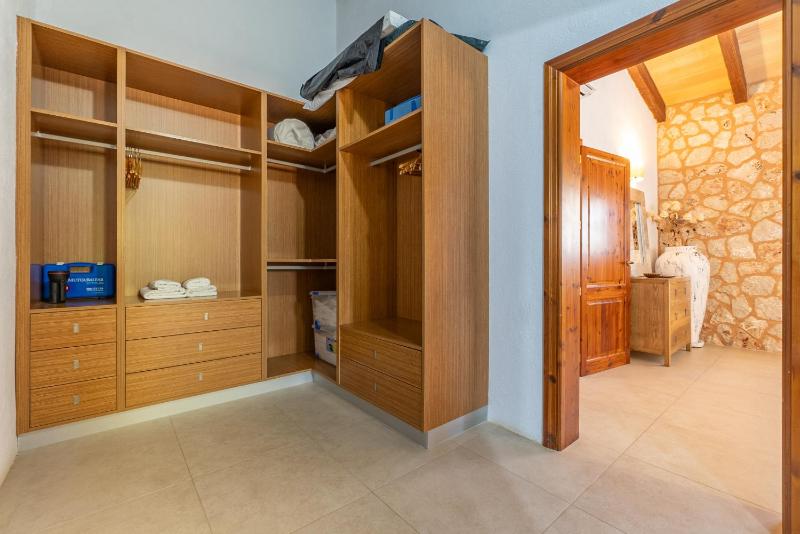 Deluxe Villa image 4