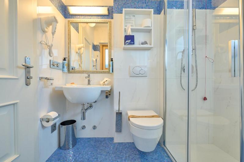 Single Room image 4