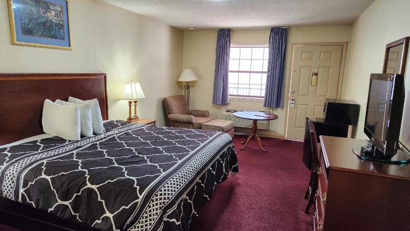 King Room image 4