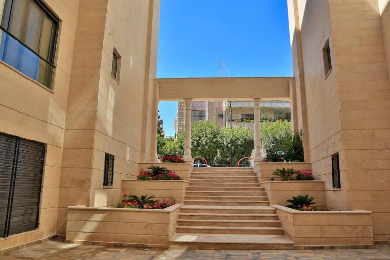 2 En-suite Rooms Central & Garden Terrace - image 3