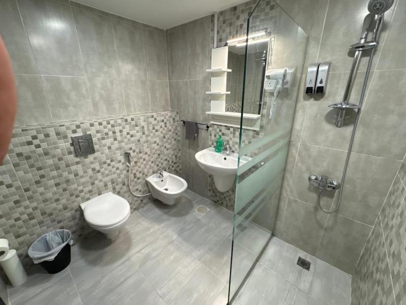 2 En-suite Rooms Central & Garden Terrace - image 10