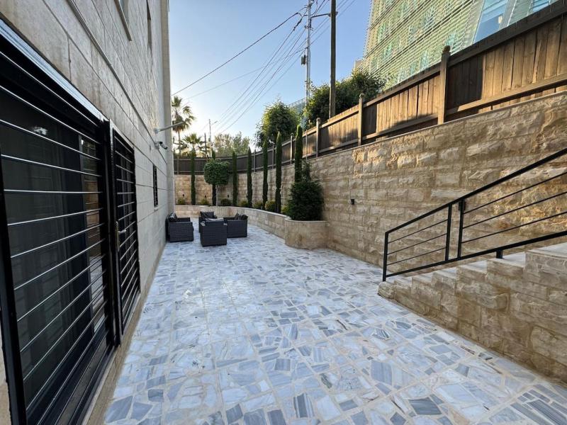2 En-suite Rooms Central & Garden Terrace - image 11