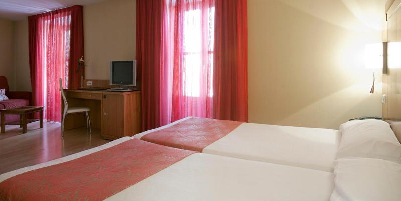 Triple Room image 2