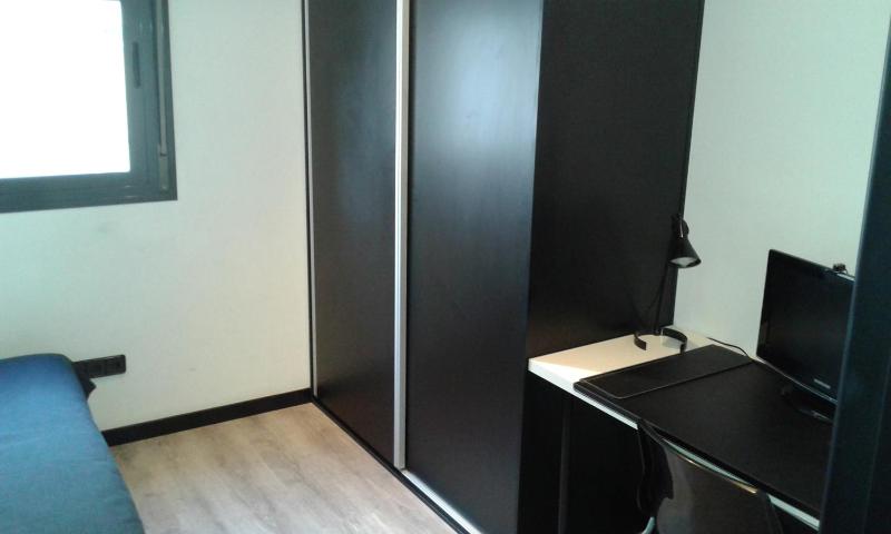 Classic Double Room with Double Bed image 2