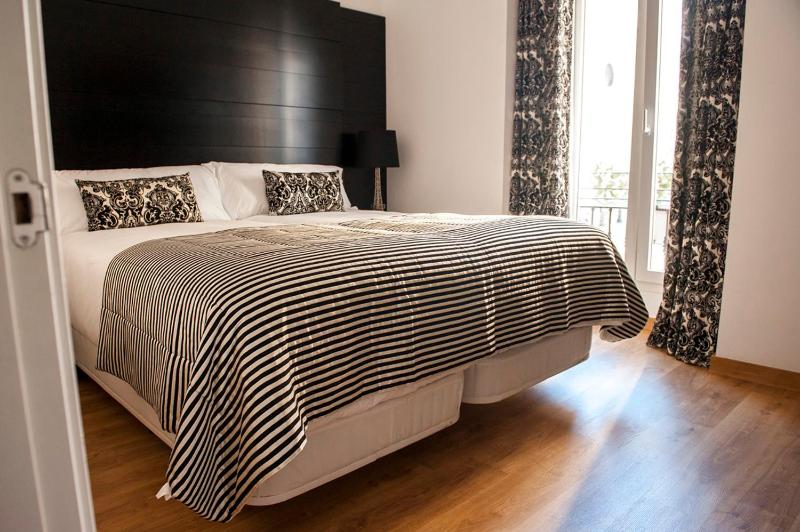 Apartamentos Art Suite Santander - image 35