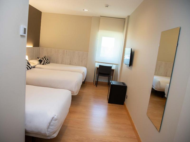 Triple Room image 4