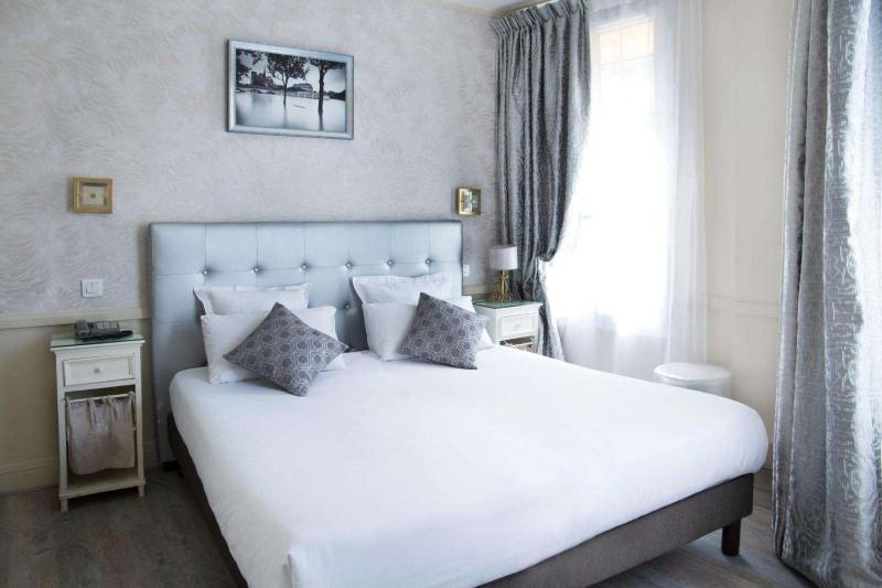 Double Room image 1
