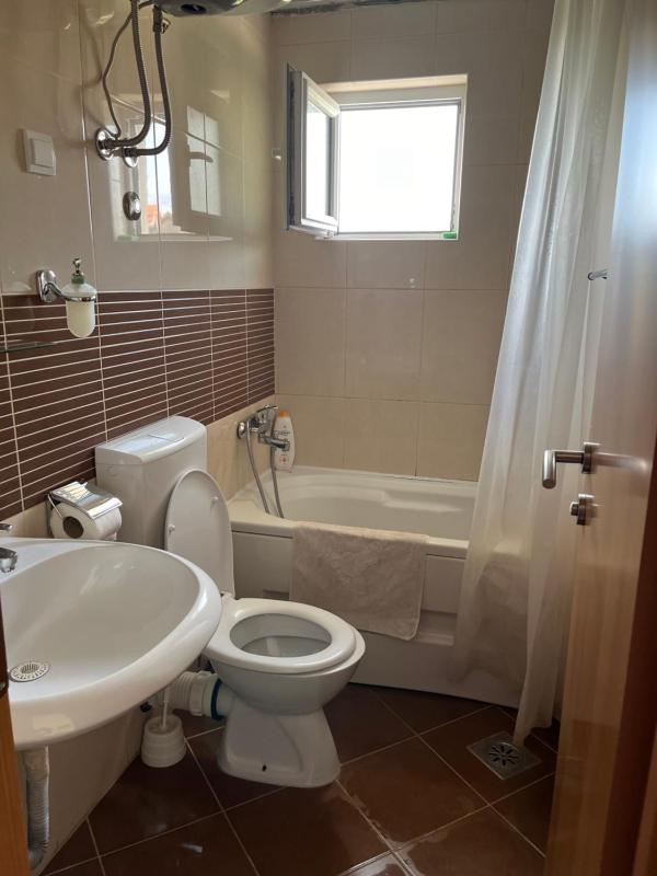 Double Room image 2