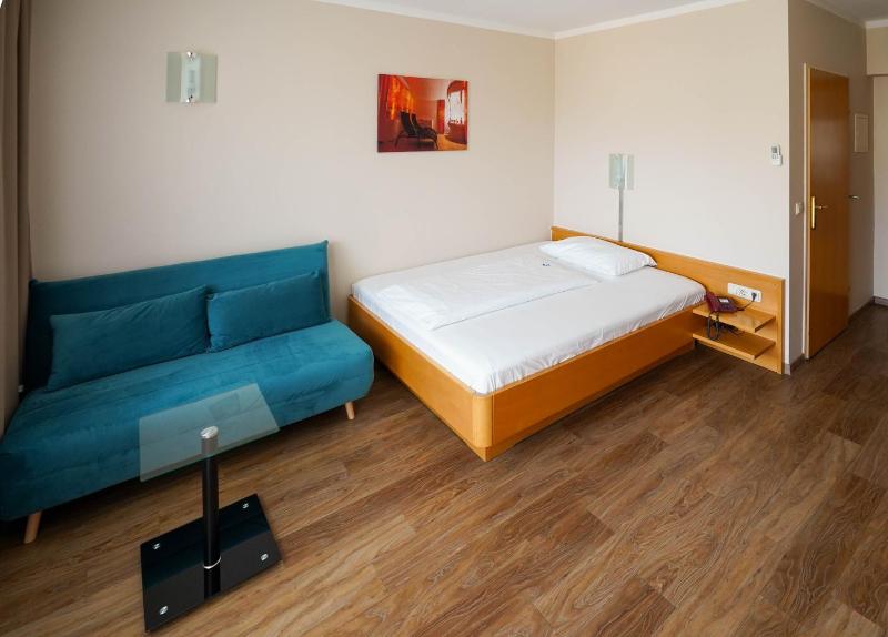 Single Room Business Plus image 4