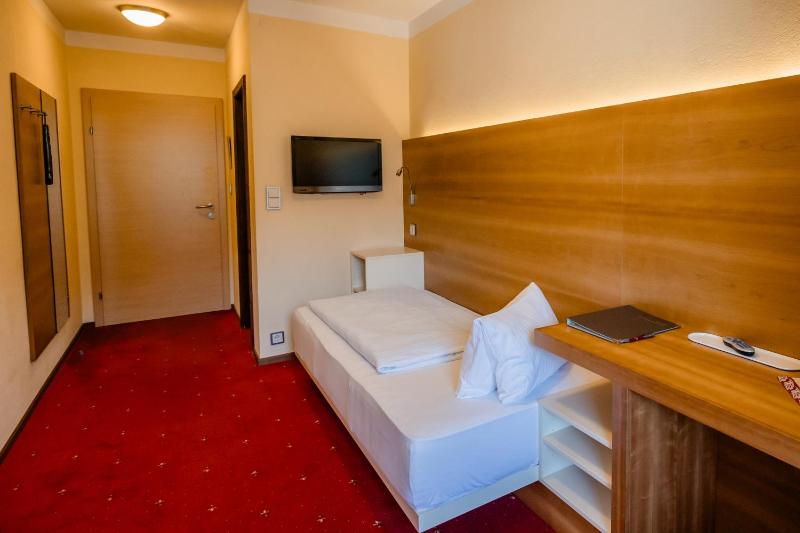Single Room image 2
