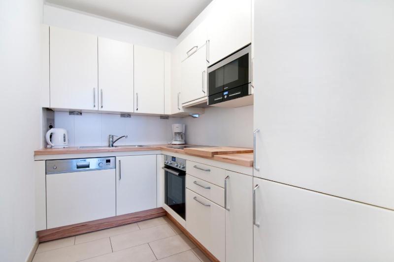 HeyMi Apartments Oper - image 16
