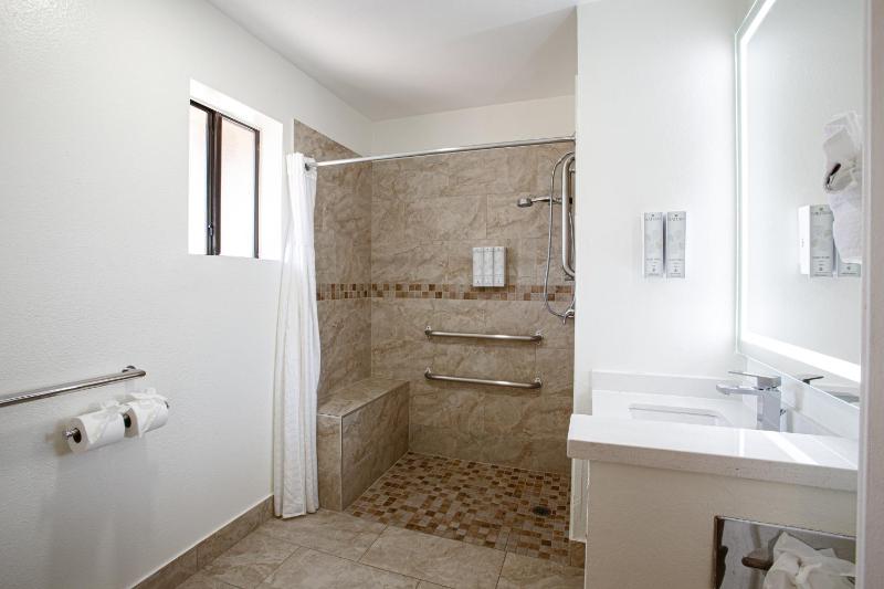 King Room - Disability Access - Non-Smoking image 3