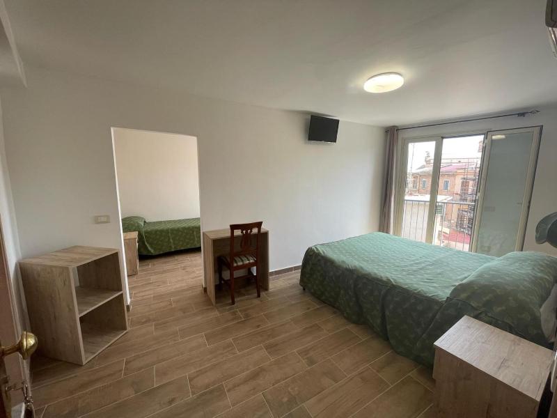 Triple Room with Private Bathroom image 3