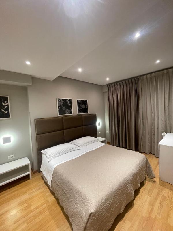 Double Room image 3