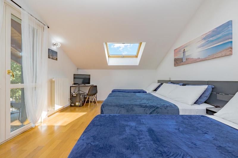 Comfort Quadruple Room image 4