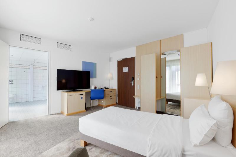 Standard single room - Accessible image 4