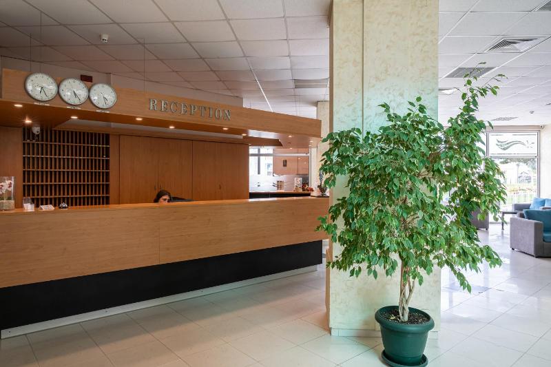 Flamingo Beach Hotel - image 6
