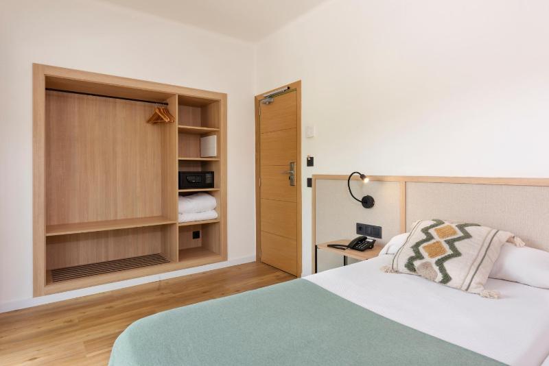 Double Room - Unlimited Brunch image 3