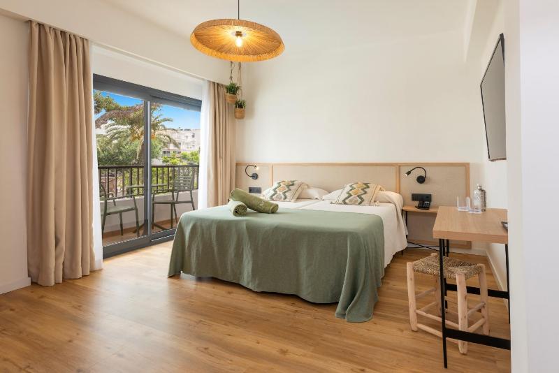 Double Room with Pool View - Unlimited Brunch image 1