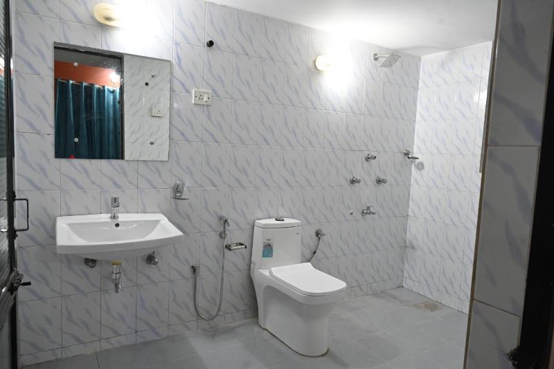 GR Stays - 3Bhk Private Villa in Calangute with Private Jacuzzi Pool - image 24