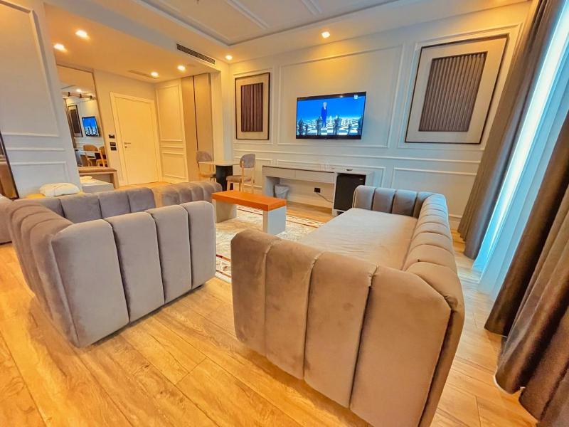 Suite with Balcony image 4