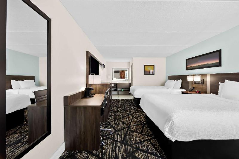 Clarion Inn & Suites near the Leconte Center Pigeon Forge - image 42